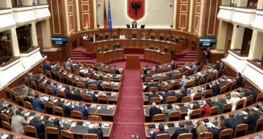 Priten debate të forta! Sot seanca e fundit e sesionit, nga raportimet e institucioneve te interpelanca me Karakaçin