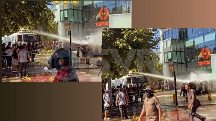Shoferi i ujëhedhëses 'bashkohet' me protestuesit: Bën 'qull' policët