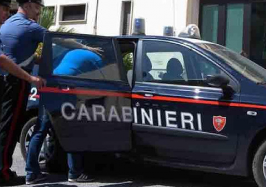 Ndjekje si në filma në Itali/ Shqiptari thyen postbllokun policor dhe terrorizon turistët