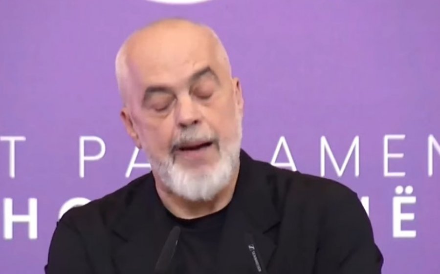 Rama me frymëmarrje të rënduar  Po na e dredh administrata  kanë dalë në protestë kundër meje