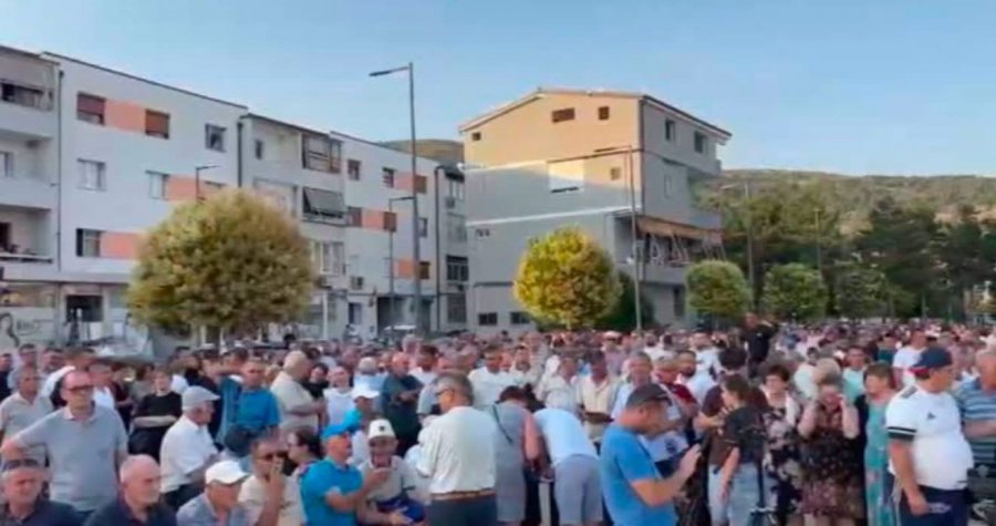 10 arsye pse Prrenjasi nuk duhet të bashkohet me Librazhdin