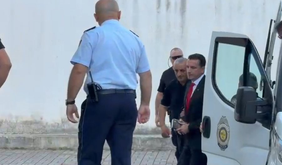 Gjyqi në Administrative/ Kush është gruaja e çuditshme që do të mbrojë Veliajn?