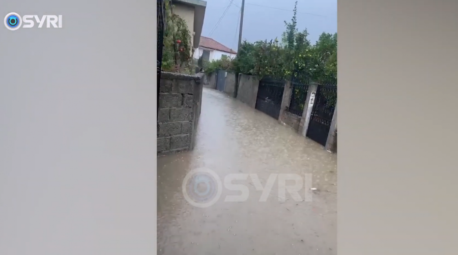 Reshjet e dendura sjellin përmbytje pranë Spitalit Psikiatrik në Elbasan