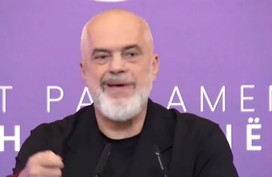 Rama sulmon me fyerje shqiptarët  Jeni mosmirënjohës  po protestoni se nuk ngopeni nga e mira