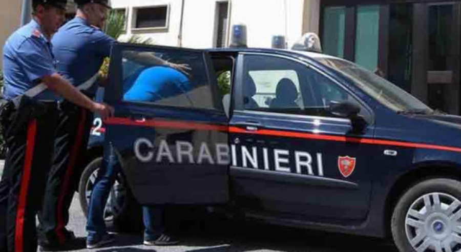 Ndjekje si në filma në Itali/ Shqiptari thyen postbllokun policor dhe terrorizon turistët