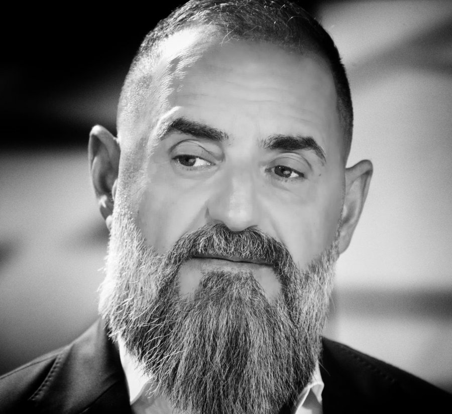 Çim Peka: Një provë që TV-të dhe disa 'flamingo' sulmojnë Ramën me leje!