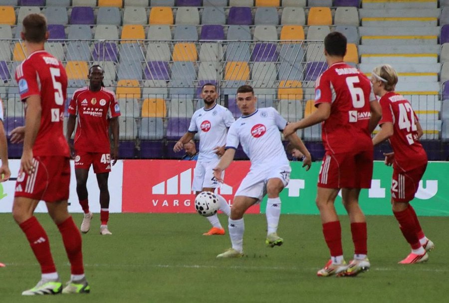 Dinamo kthehet në Tiranë, blutë nisin përgatitjet për turin e tretë në Ligën e Konferencës
