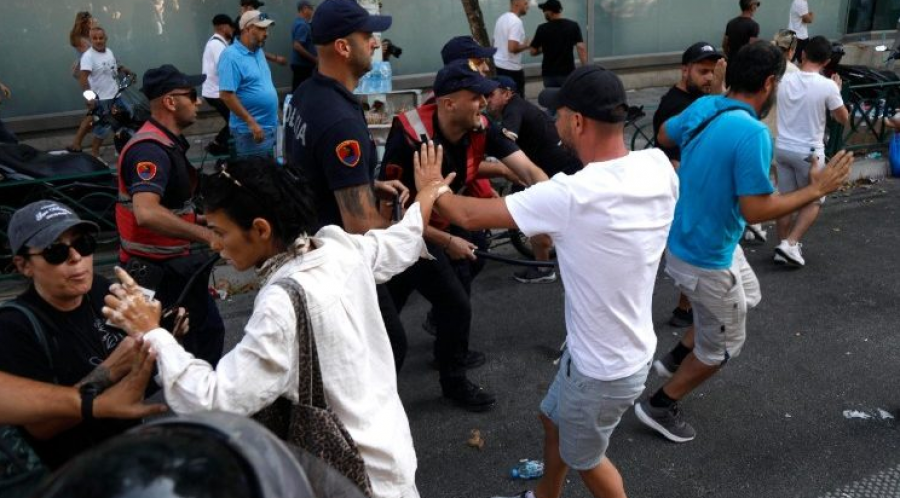 Media zyrtare e Vatikanit: Rinia është motori kryesor i protestës! Kisha kërkon që të dëgjohet zëri i popullit