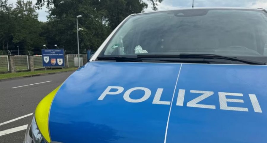 Aksident i rëndë në Berlin, tramvaji ndahet përgjysmë pas daljes nga shinat, të paktën 20 pasagjerë të plagosur