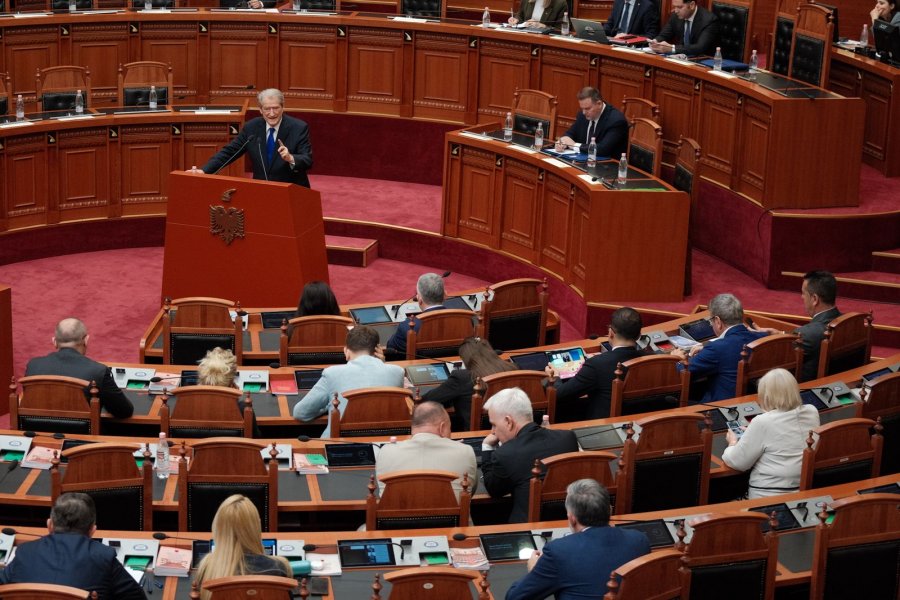 'Zvërneci'/ Berisha: Ju jeni mafie si në Beograd. Të gjitha dokumentet ju i shumëzoni me zero