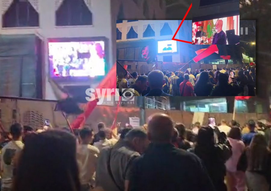  Edi Rama figura më e urryer e shqiptarëve   Qytetarët e godasin me bidona uji kur shfaqet imazhi i tij në rrugë