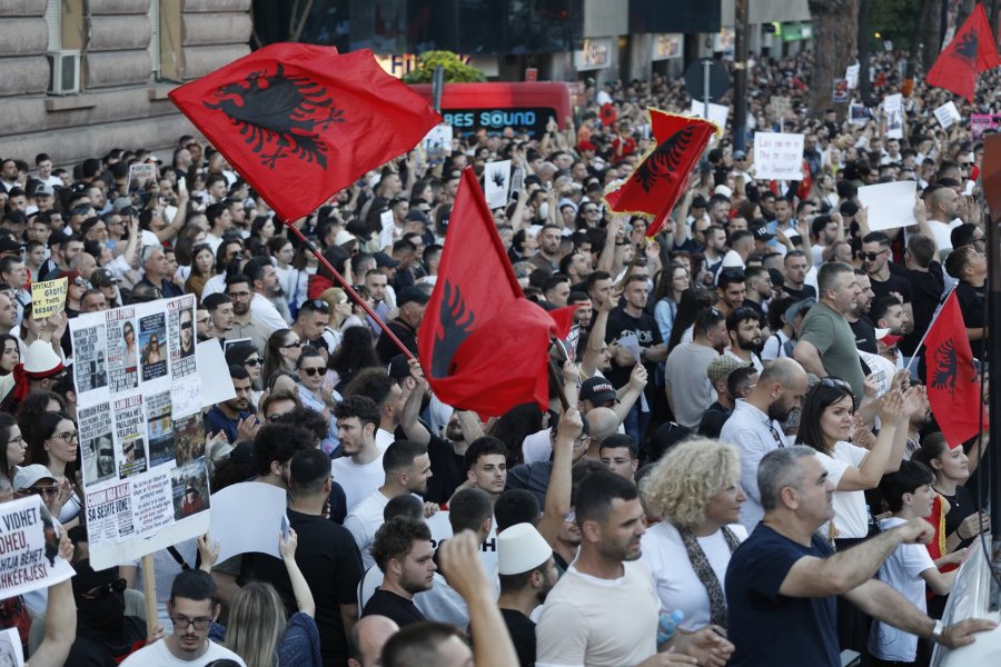 PD mbështet kërkesat e protestuesve  Tabaku  Pro shfuqizimit të ligjit për Zonat e Mbrojtura  Paketën e Maleve e çojmë në Kushtetuese