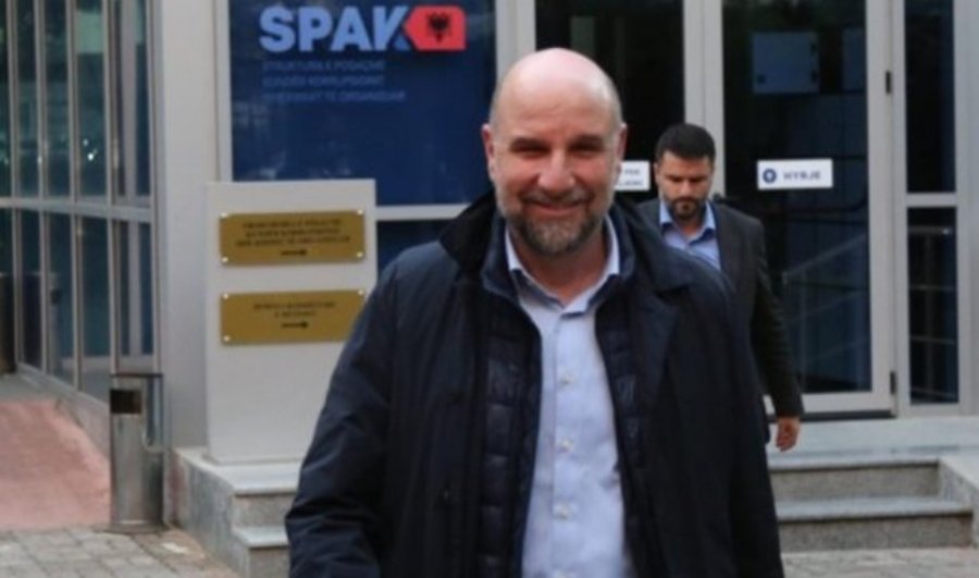 Grabitet apartamenti i Dritan Agollit, kreu i FSHZH nuk denoncon në polici