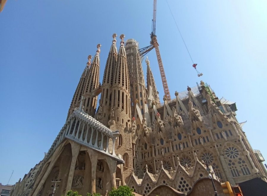 Pse ballkonet jepen me qira me orë në Barcelonë  dhe me një çmim prej më shumë se një mijë eurosh