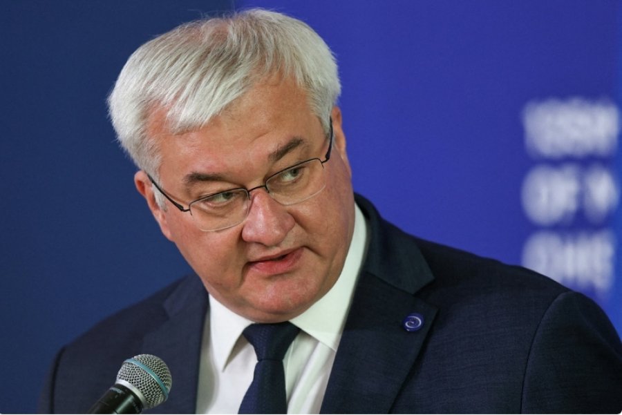 Ministri ukrainas  Putin humbi një shans për të dalë nga lufta duke refuzuar ftesën e Zelensky t