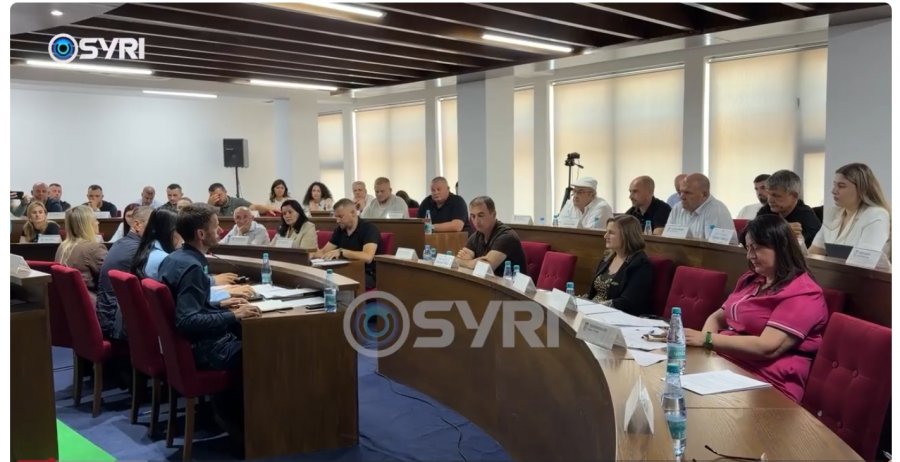 SYRI TV  Debate për skemën e menaxhimit të mbetjeve në Lezhë  PD kundër gjobave të bashkisë