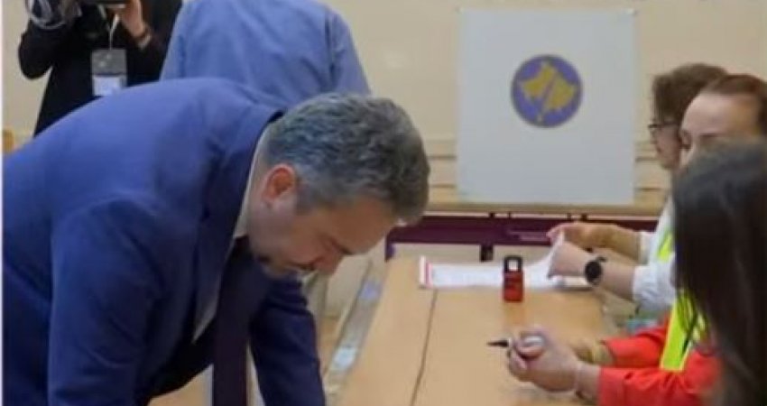 Radoniqi i KQZ-së hedh votën e parë në zgjedhjet e sotme