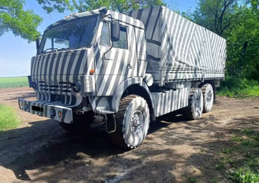 Kamionët zebër, pse Rusia po përdor kamuflazh në Ukrainë