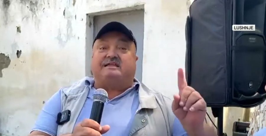 Kushtet skandaloze në spital   Qytetarët e Lushnjës ngrihen në protestë  Turp si jemi katandis 