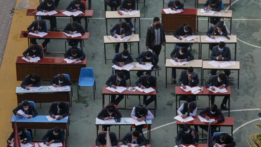 12.9 milionë studentë - Kina mban provimin më të madh të pranimit në universitet në botë
