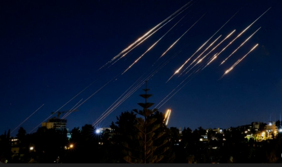 Irani lëshon ​​katër raketa balistike drejt Izraelit verior