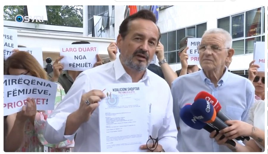 SYRI TV  Trajtimet hormonale të transgjinorëve  koalicioni pro familjes  Të anulohet urdhri