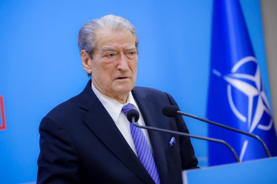 'Shqiptarët europianë ultimatum Ramës'/ Berisha nxjerr VIDEO-n: 2 milionë shuplaka do të vijnë nga të rinjtë