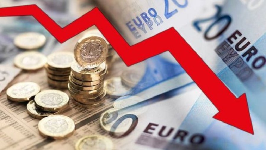 Këmbimi valutor 9 qershor  Me sa blihen e shiten dollari dhe euro  po me monedhat e tjera
