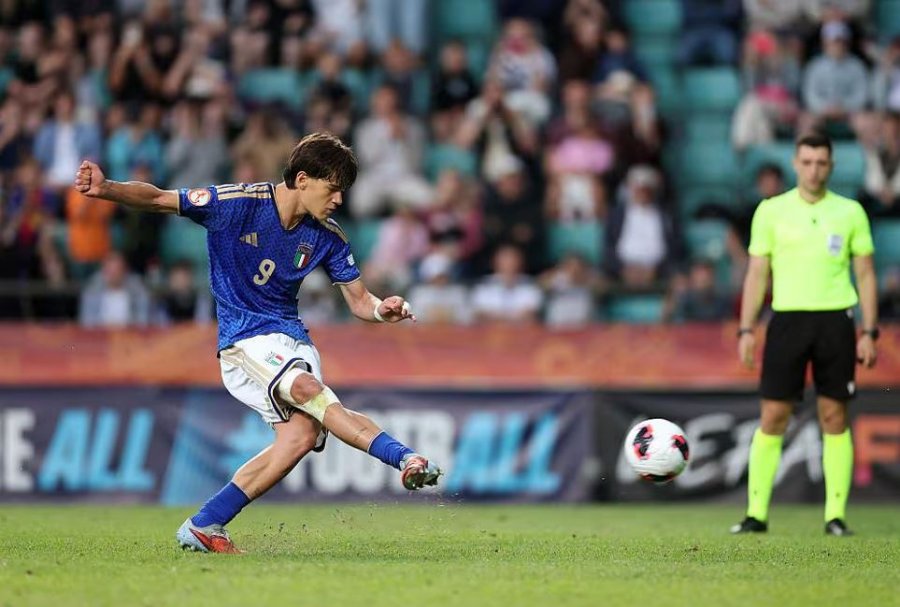 italia-shpallet-kampione-e-europes-per-u-17-gjyqtari-shqiptar-behet-protagonist-i-finales-me-belgjiken