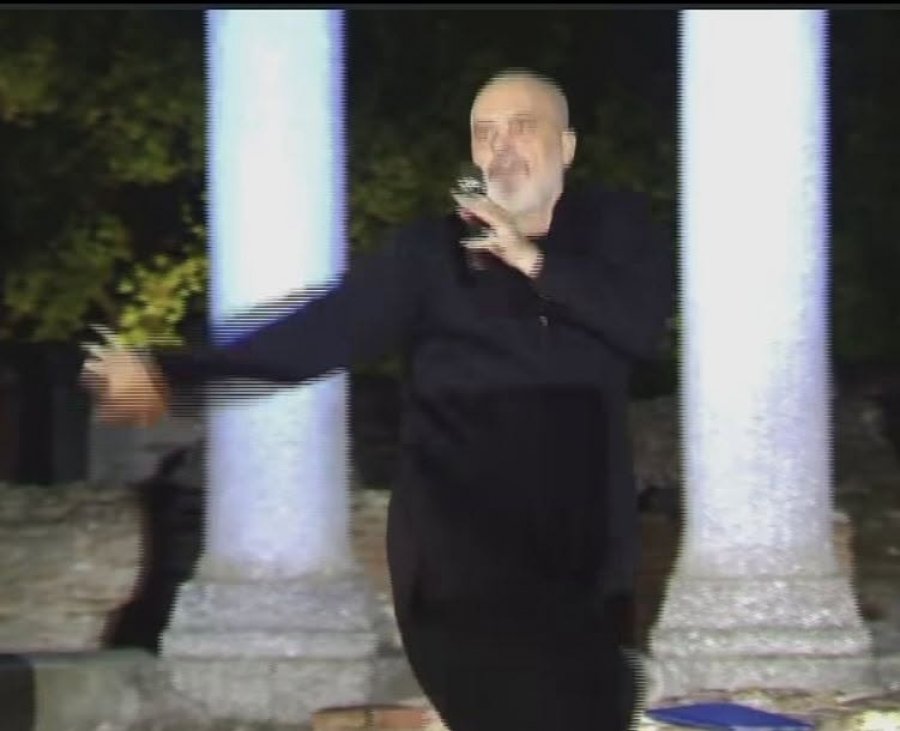 Dylgjeri thirrje mjekëve të psikiatrisë  Merreni të çmendurin  ka luajtur nga mendorja
