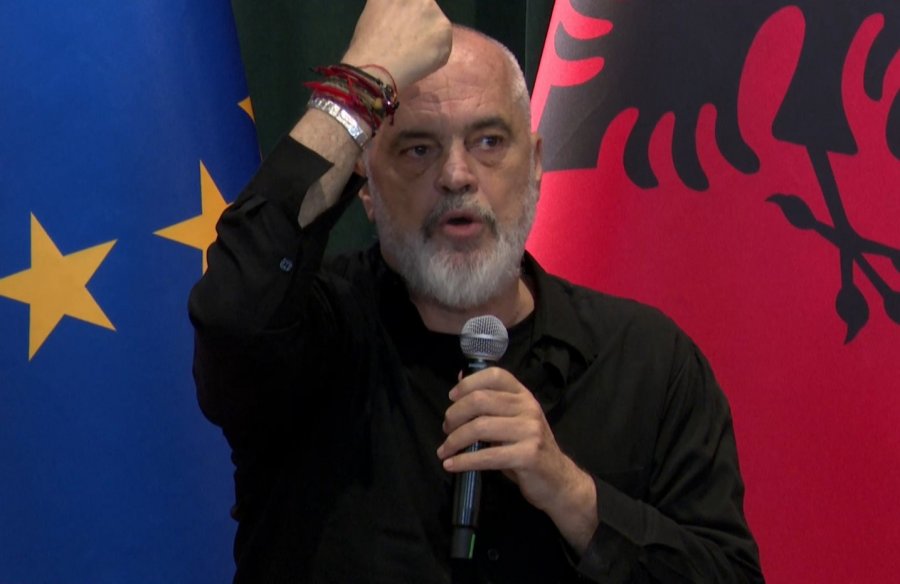 Rama gazetares evropiane  Të është bllokuar truni  Berisha publikon pamjet  Pasi merr tre vizat nuk di çfarë flet