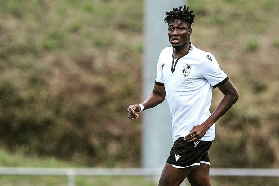 Tragjedi në futbollin afrikan  ndahet nga jeta në moshën 27 vjeçare lojtari i Burkina Fasos