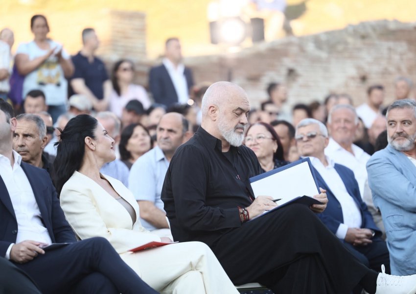 Nën presion nga protestat qytetare, Rama sfidon edhe drejtësinë, promovon të akuzuarën e SPAK për korrupsion