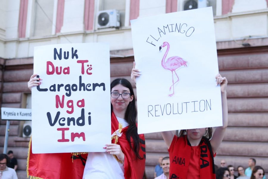 10-dite-protesta-rama-skenar-imagjinar-per-ndikim-te-huaj-akuzon-iranin-se-ka-gisht-ne-proteste