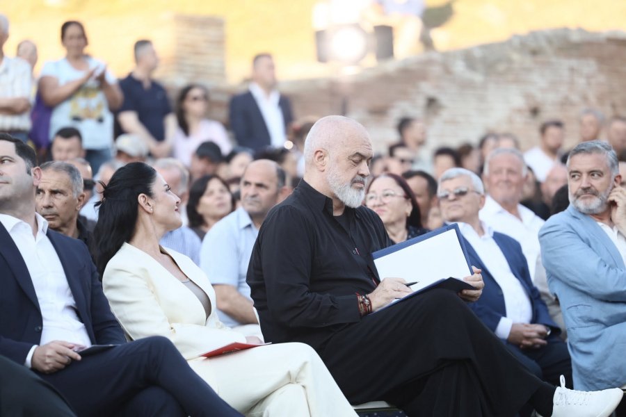 nen-presion-nga-protestat-qytetare-rama-sfidon-edhe-drejtesine-promovon-te-akuzuaren-e-spak-per-korrupsion