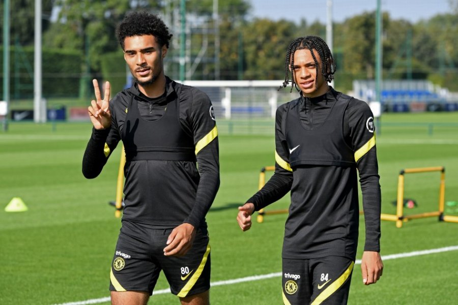 Chelsea zyrtarizon largimet  mes tyre edhe vëllai i Michael Olise