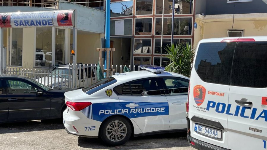 Sarandë, gjendet një armë zjarri në shëtitoren e qytetit