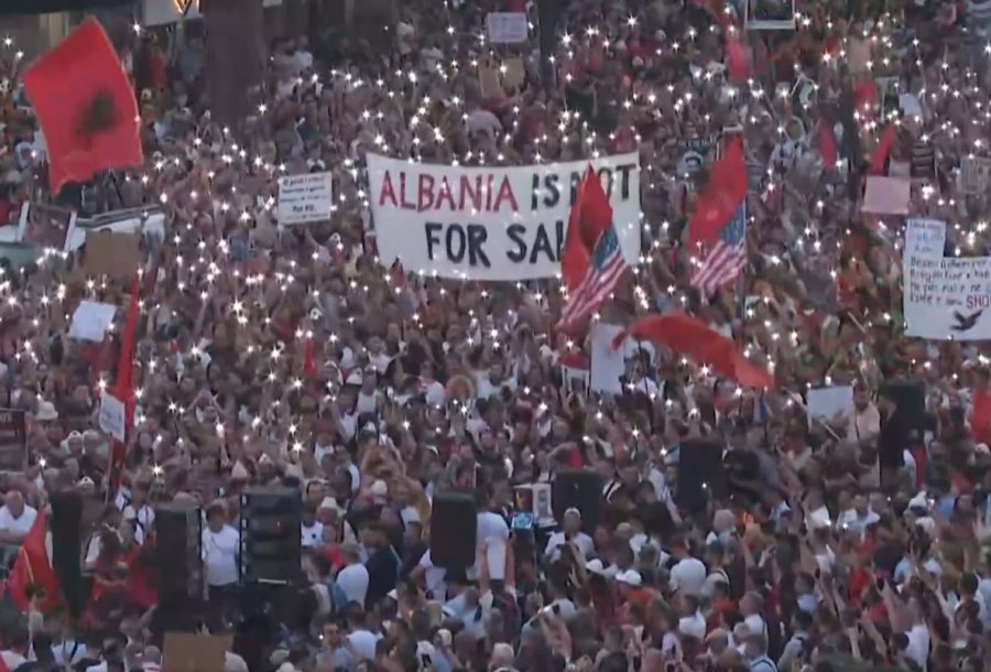 'Rama jepe dorëheqjen!' Sot dita e 11-të e protestës para kryeministrisë