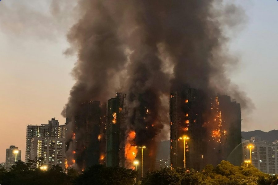 Shtatë persona dhe dy kompani janë akuzuar për zjarrin në Hong Kong që vrau 168 persona 