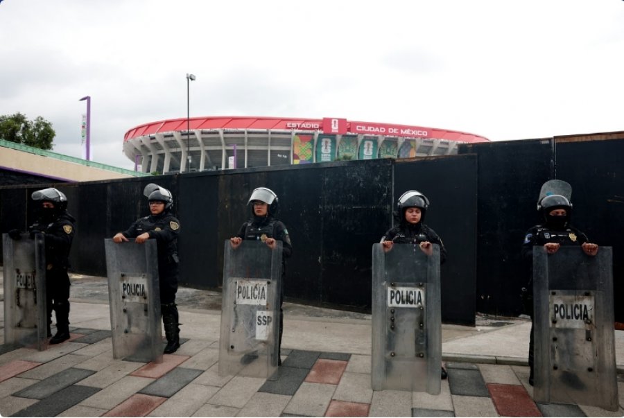 Ndeshja hapëse e Kupës së Botës/ Ditë e lirë për nxënësit e shkollave dhe studentët në Mexico City
