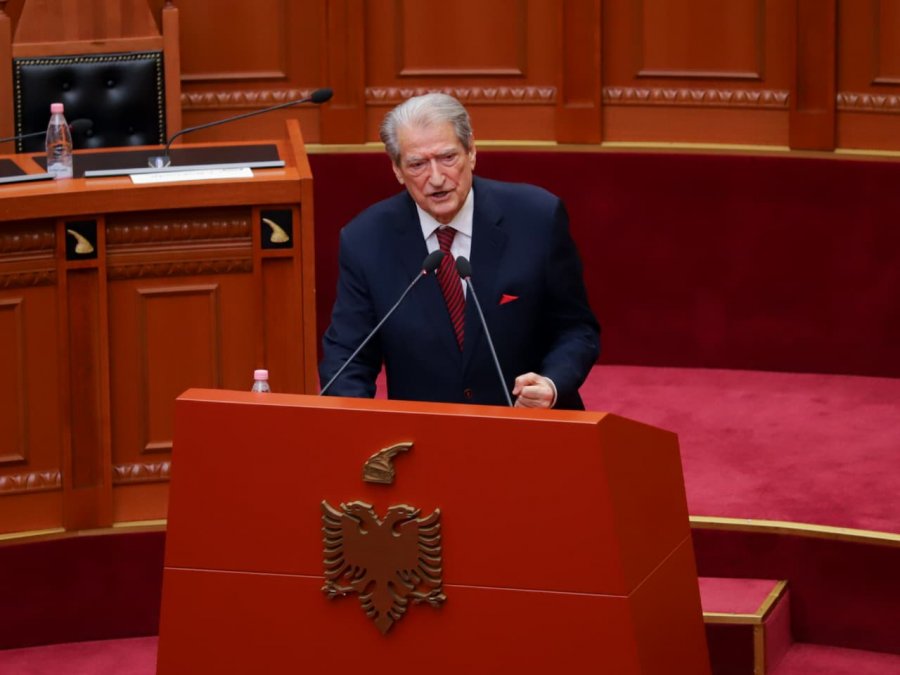 'Mocion me debat me Ramën'/ Berisha: Të merremi vetëm me plotësimin e kërkesave të drejta të protestuesve!