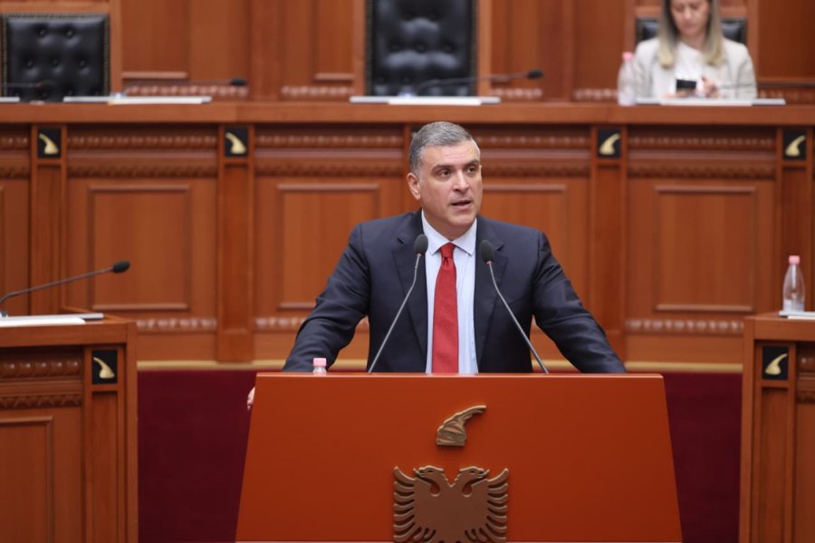 Protestat masive/ Blushi: Liria u përket atyre që luftojnë për të, nga lufta largohet vetëm ai që lind tradhtar