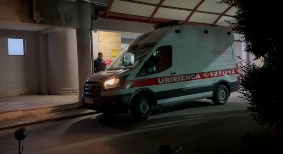 E rëndë në Korçë/ Fëmija 4 vjeç rrëzohet aksidentalisht nga kati i parë i banesës, niset drejt Tiranës