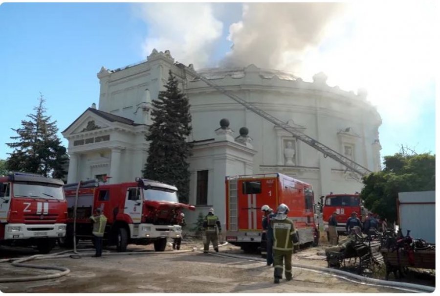 Sulme me dronë në Mariupol e Sevastopol, dëmtohen muzetë në Krime