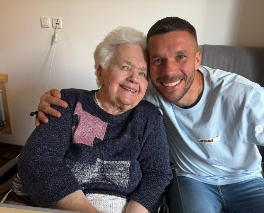 Podolski akuzon spitalin: Janë vjedhur unaza dhe bizhuteri nga trupi i gjyshes sime