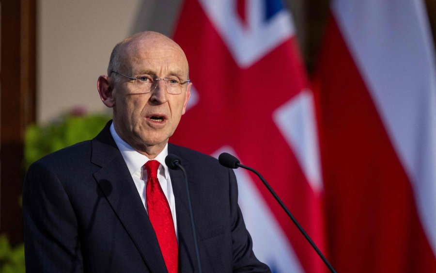Jep dorëheqjen Sekretari i Mbrojtjes në Britaninë e Madhe