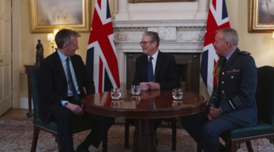 britani-pas-doreheqjes-se-john-healy-dan-jarvis-emerohet-sekretar-i-ri-i-mbrojtjes