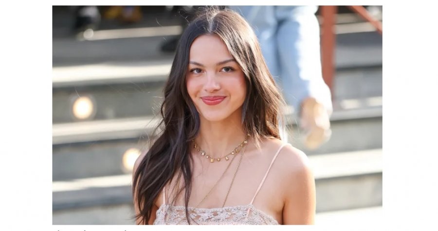 olivia-rodrigo-zbulon-se-e-ka-te-humbur-60-per-qind-te-degjimit-ne-veshin-e-majte