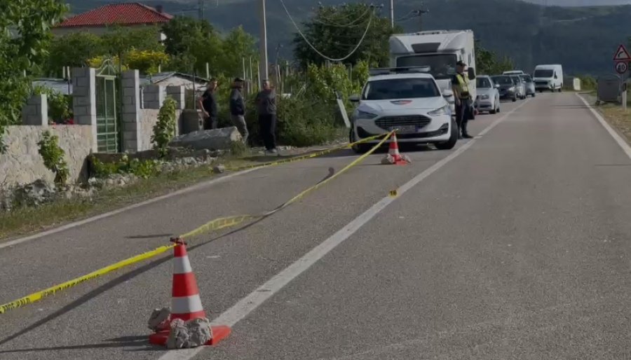 Aksident tragjik në aksin Korçë–Ersekë, humb jetën një fëmijë! E përplasi makina