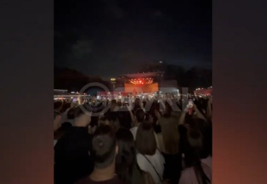 VIDEO   Rama jepe dorëheqjen   të rinjtë e kthejnë koncertin në protestë kundër qeverisë